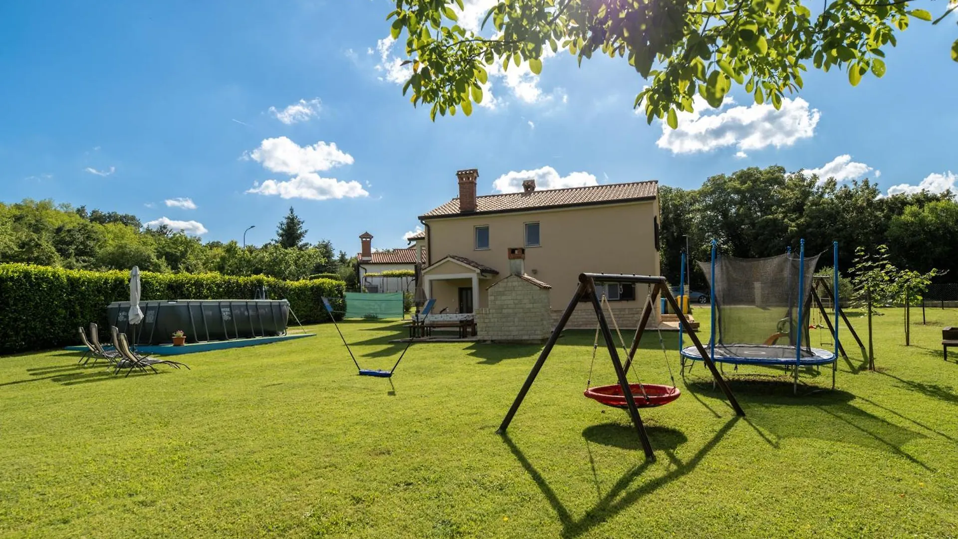 Paola Apartamento Kršan Croácia